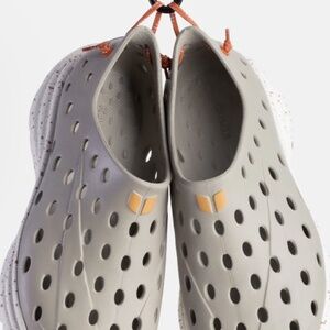 Kane Revive Fog/Soft White Speckle Size 8